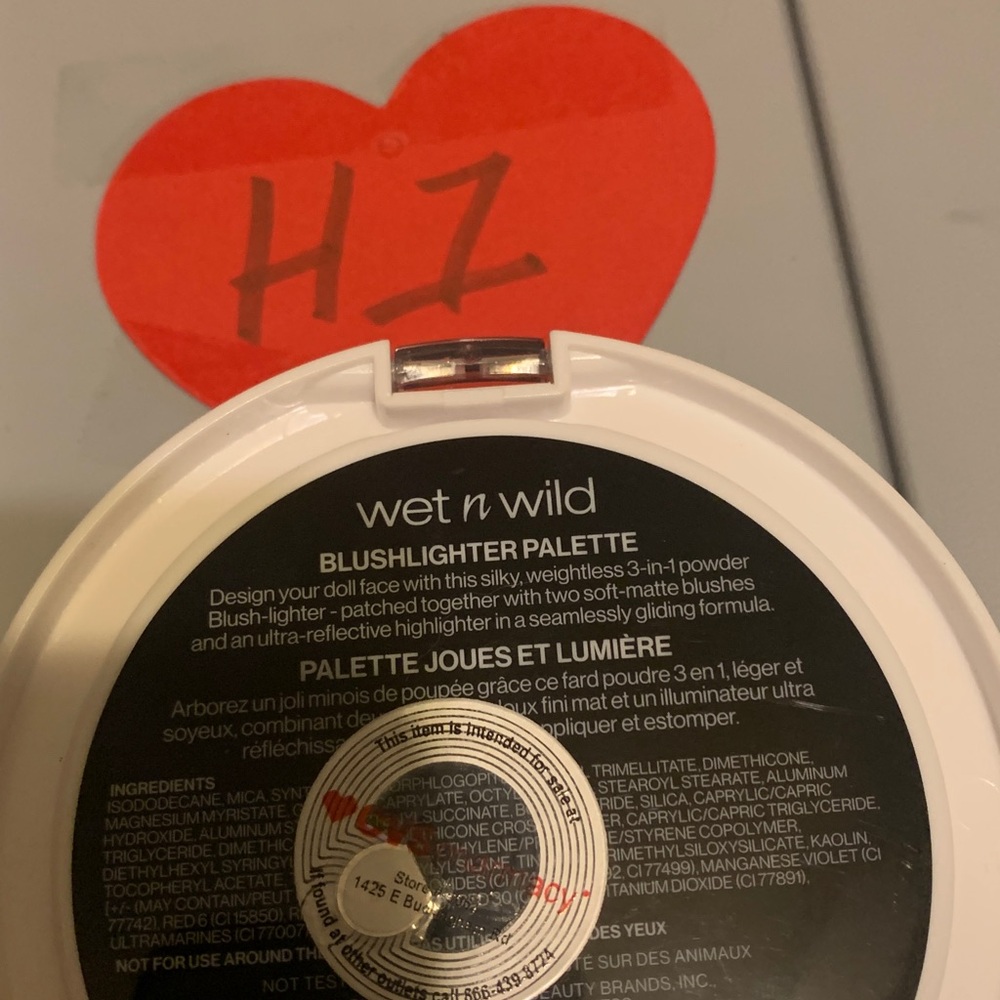 wet n wild Nightmare Before Christmas Blushlighter Palette - Picture 4 of 4